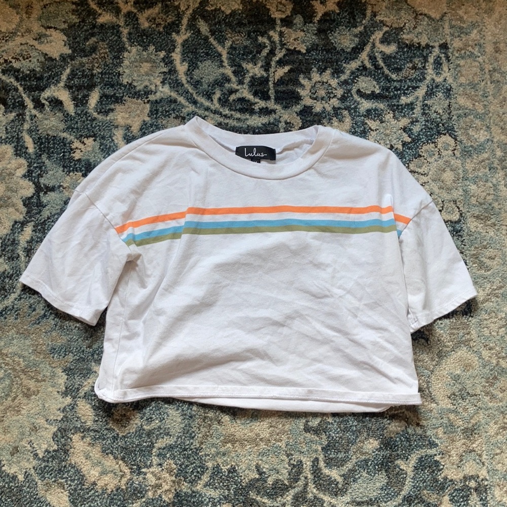 Cropped white tee